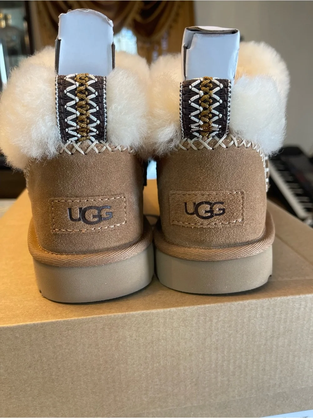 NWB Ugg women’s classic ultra mini alpine boots color chestnut size 8